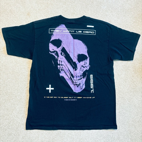 ‘They want us dead’ skulls t-shirt - Picture 3 of 4